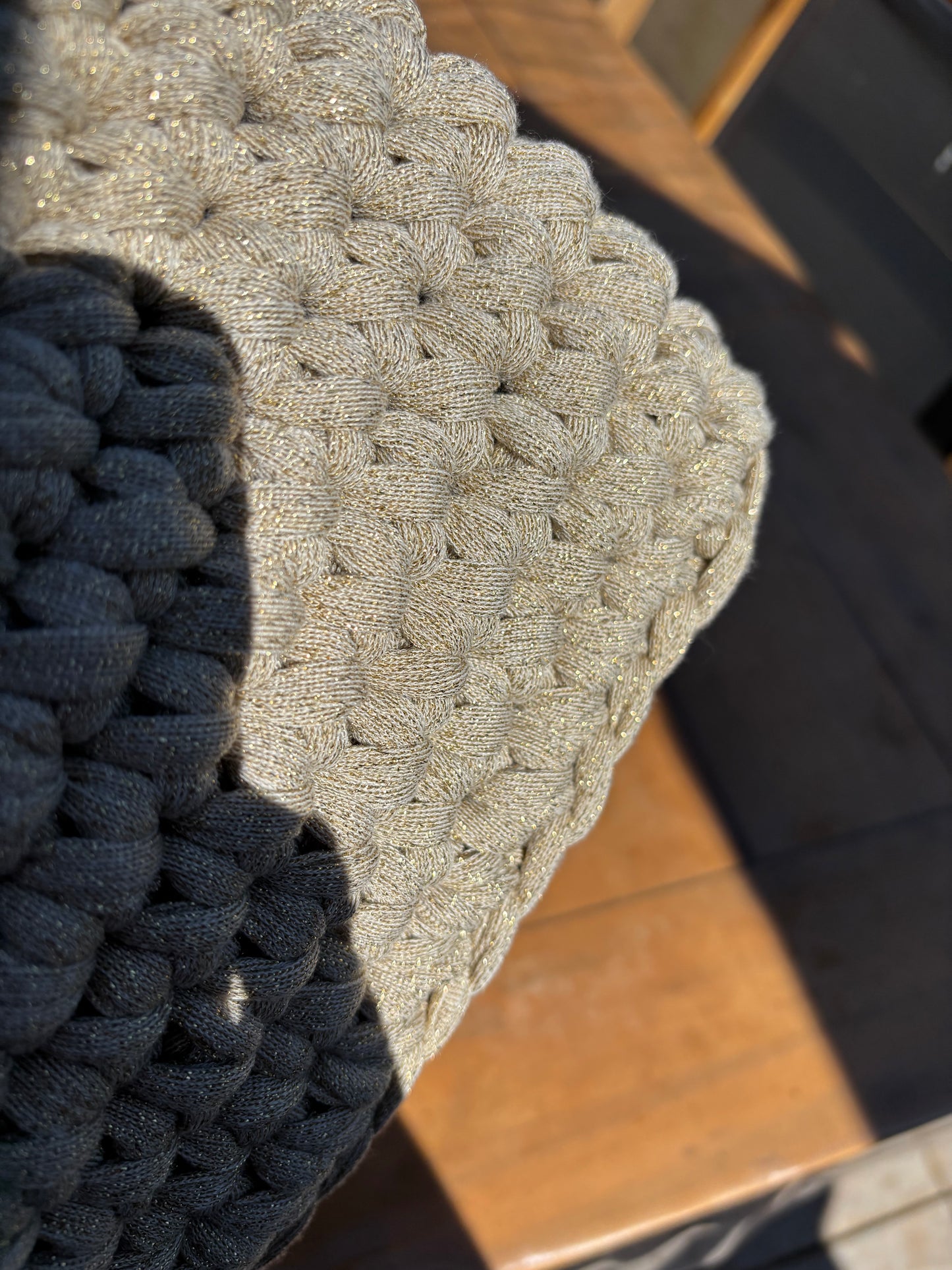 Sac en crochet (beige clair pailletée doré)