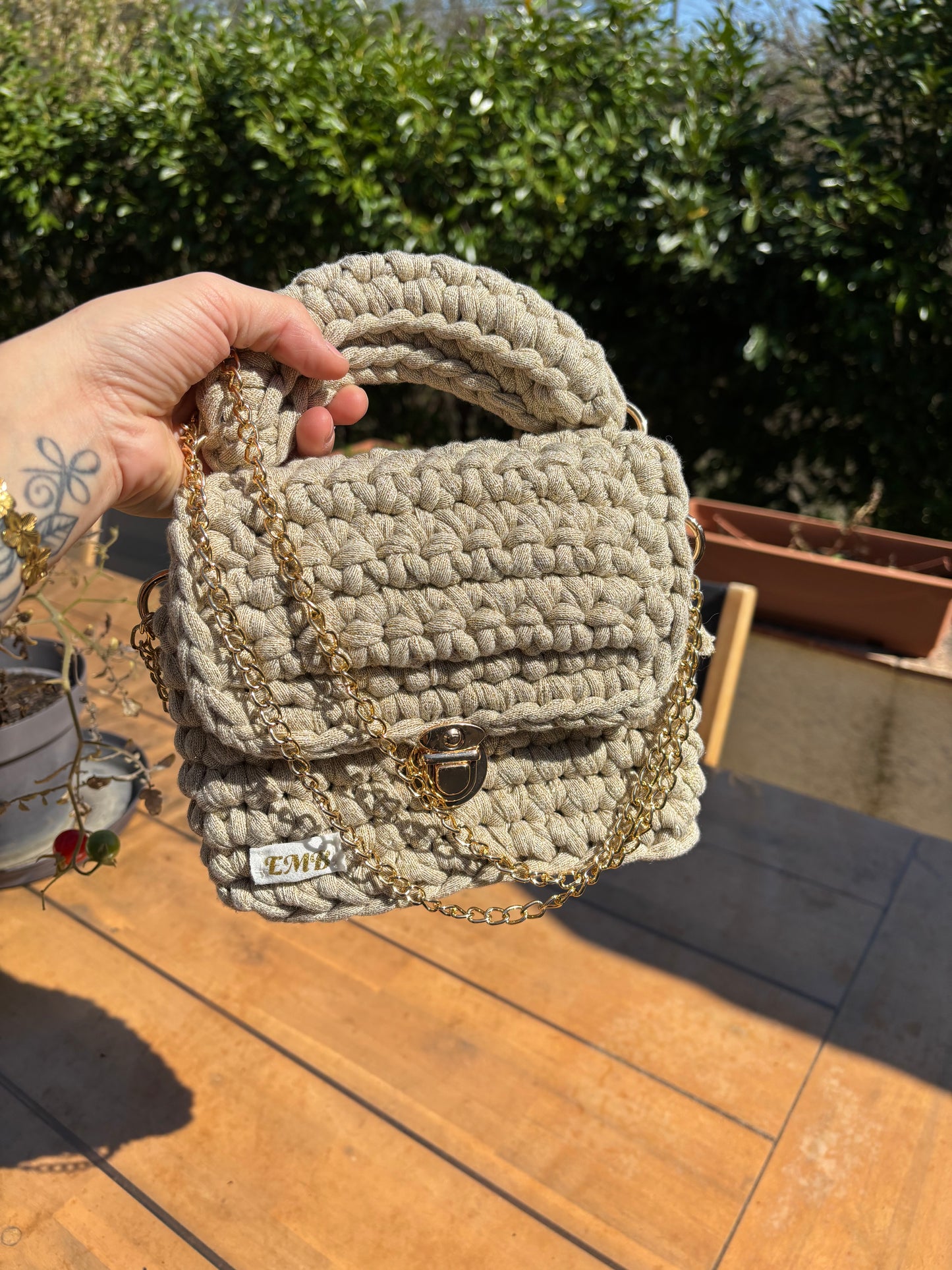 Sac en crochet (beige clair pailletée doré)